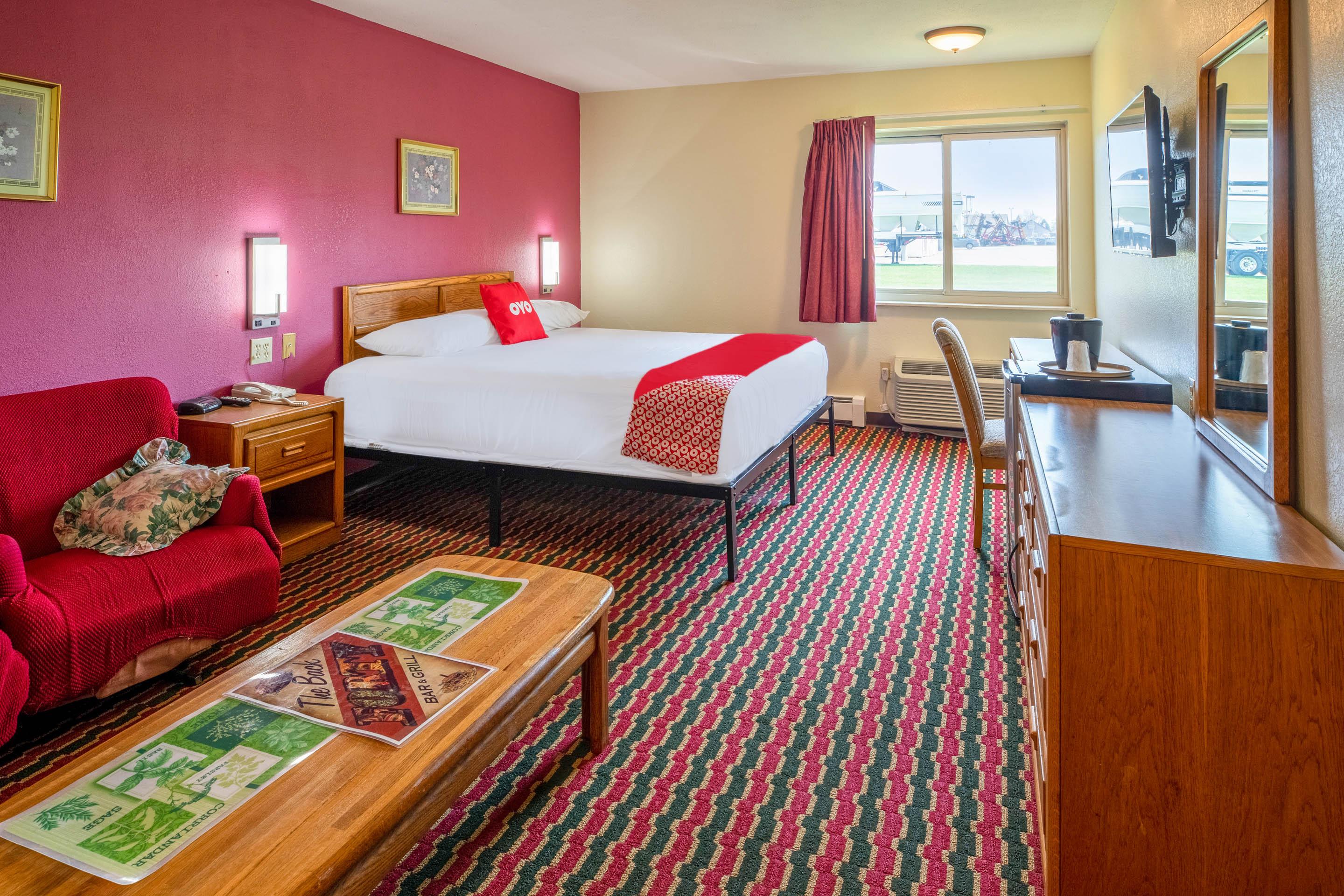 Oyo Hotel Chesaning Route 52 & Hwy 57 المظهر الخارجي الصورة