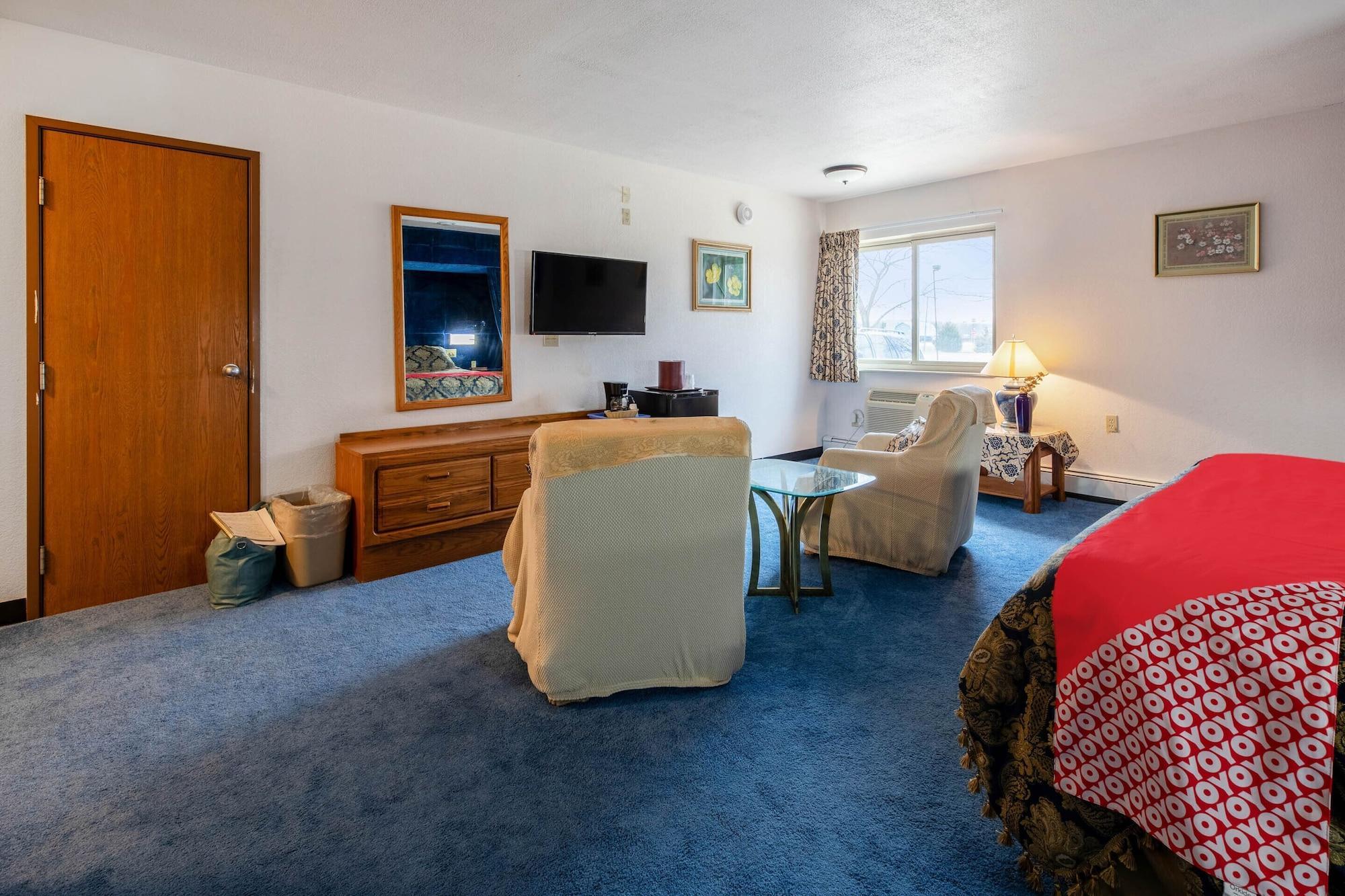 Oyo Hotel Chesaning Route 52 & Hwy 57 المظهر الخارجي الصورة