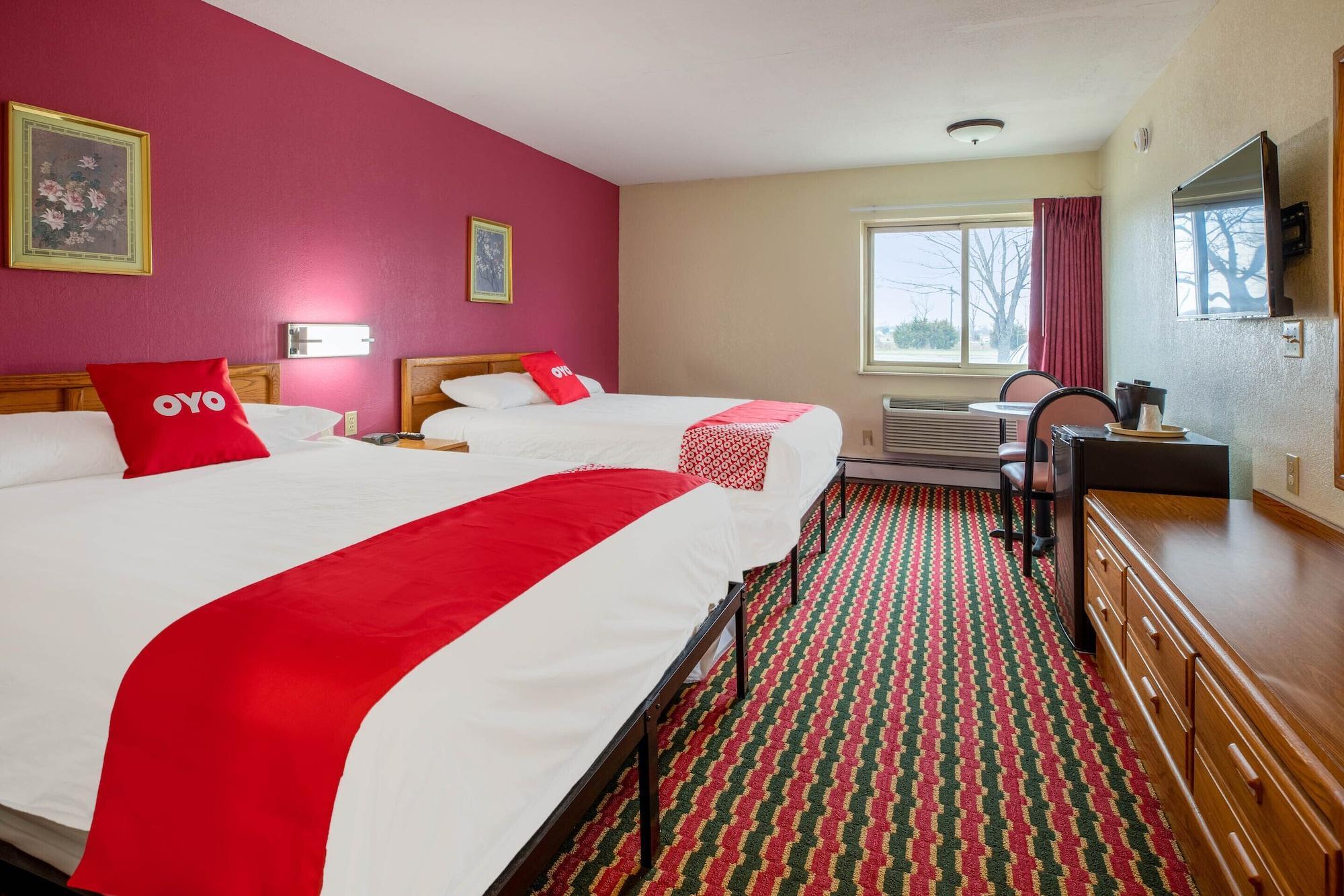 Oyo Hotel Chesaning Route 52 & Hwy 57 المظهر الخارجي الصورة