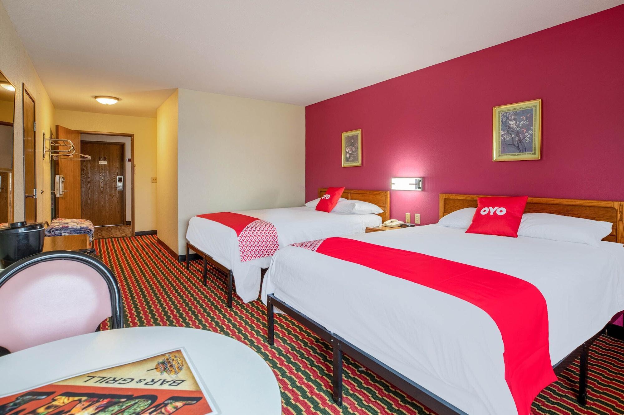 Oyo Hotel Chesaning Route 52 & Hwy 57 المظهر الخارجي الصورة