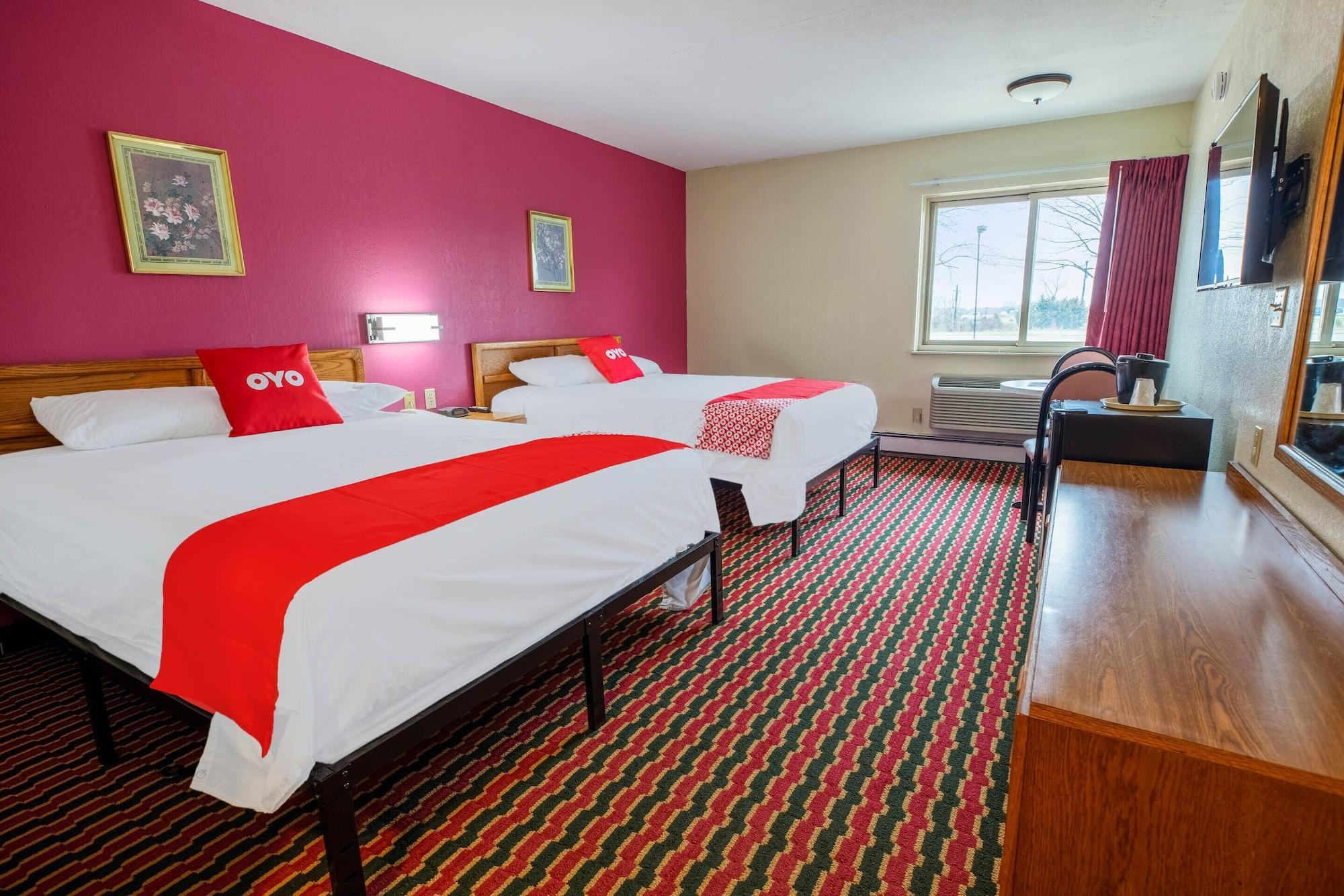 Oyo Hotel Chesaning Route 52 & Hwy 57 المظهر الخارجي الصورة