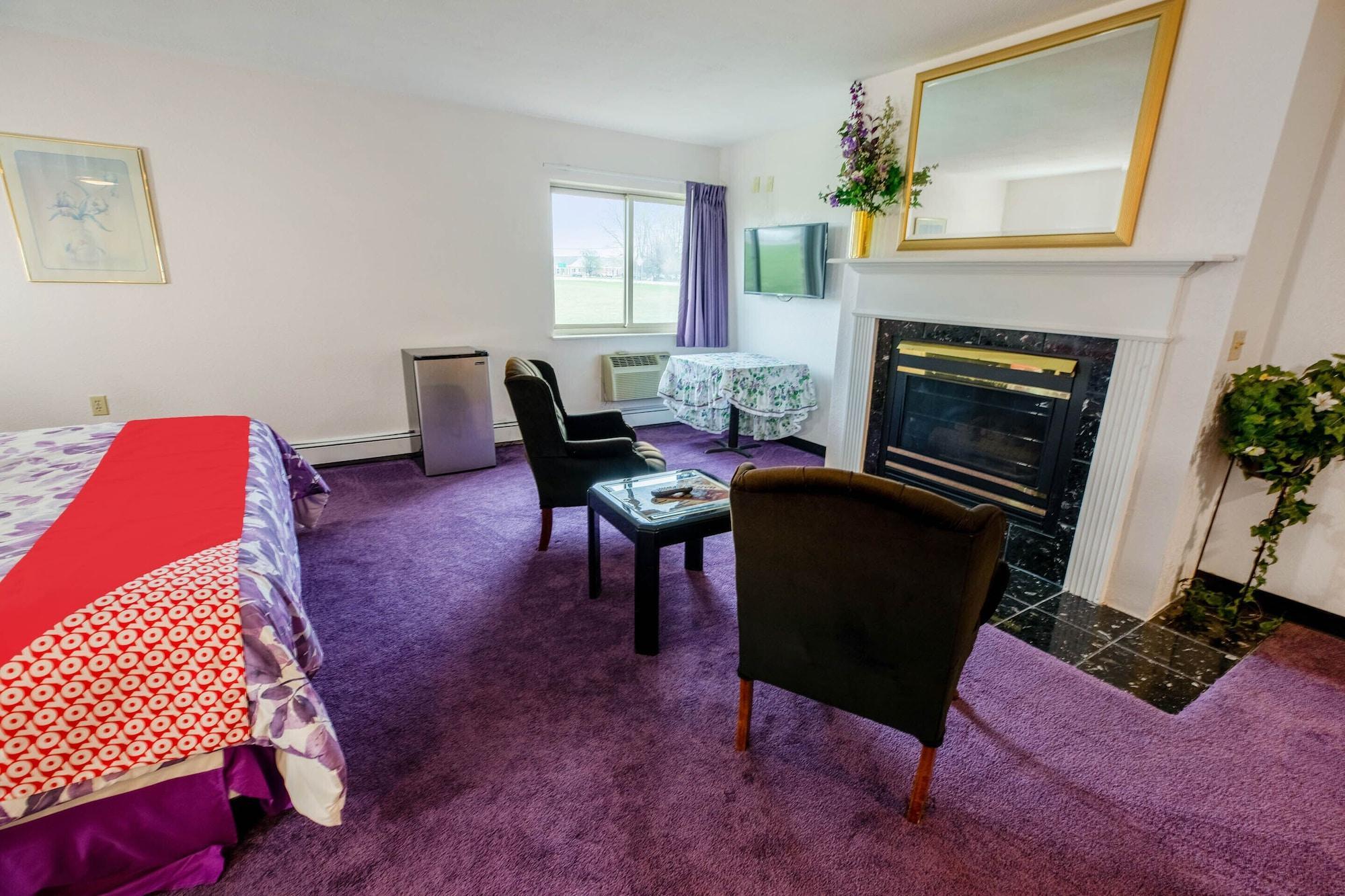 Oyo Hotel Chesaning Route 52 & Hwy 57 المظهر الخارجي الصورة