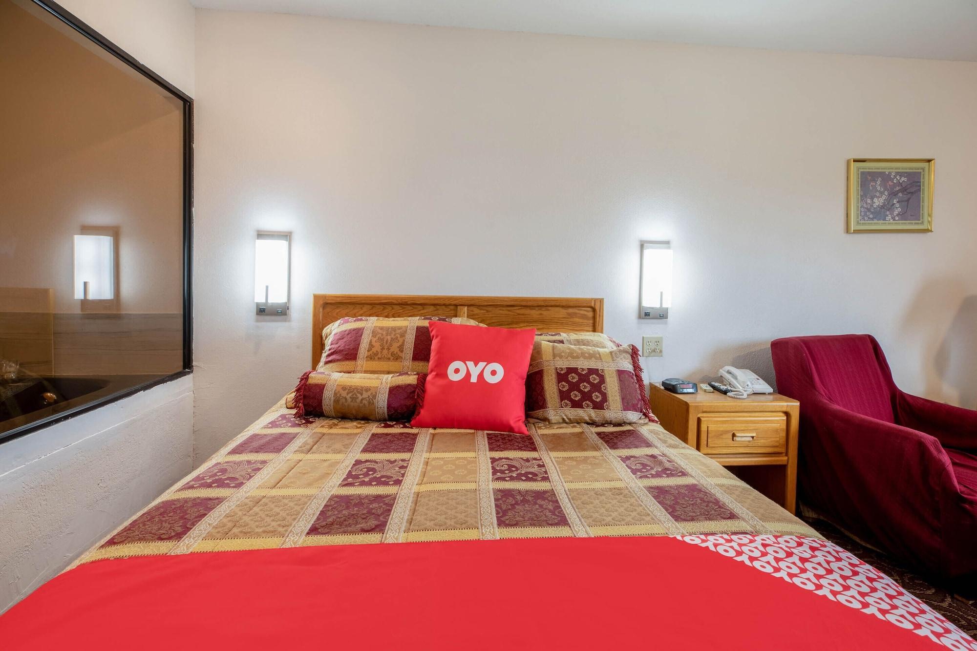Oyo Hotel Chesaning Route 52 & Hwy 57 المظهر الخارجي الصورة